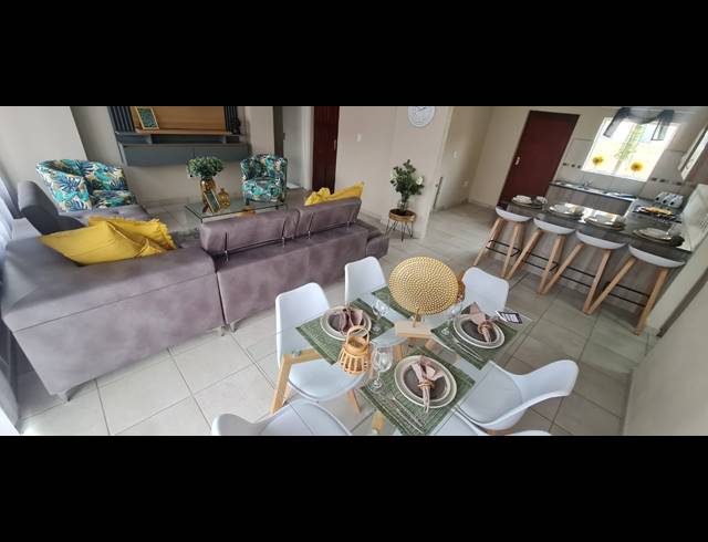3 BEDROOM FULL FLOOR FOR SALE IN WATERKLOOF HILL ESTATE